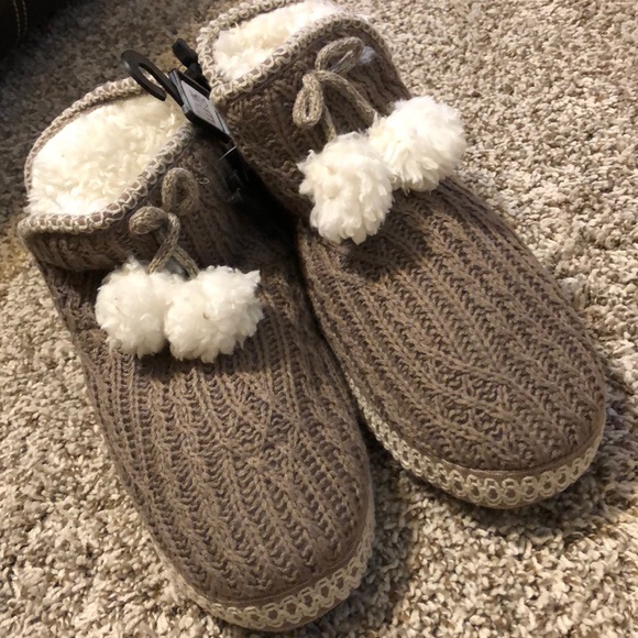 Muk Luks Shoes - NWT Muk Luk slippers